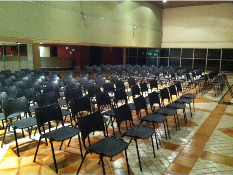 Cadeiras para igrejas 9
